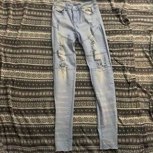 Blue topic, light blue jeans